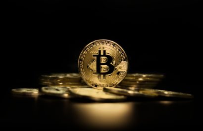 Bitcoin Tops $82K as Burry Warns of Bubble