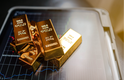 Gold Retreats; Focus Shifts to US Payrolls